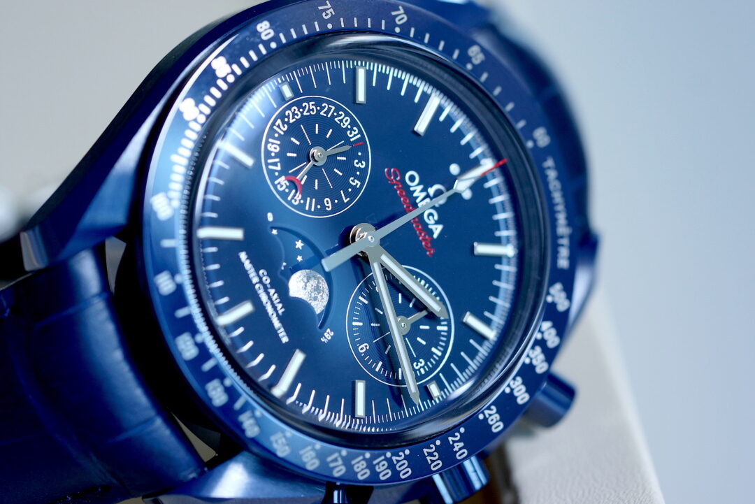 Omega Speedmaster Chronograph Moonphase Co-Axial Master Chronometer "Blue Side of the Moon"